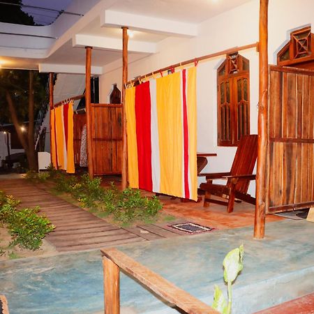 Surfers Park Arugambay Bed & Breakfast Arugam Bay Bagian luar foto
