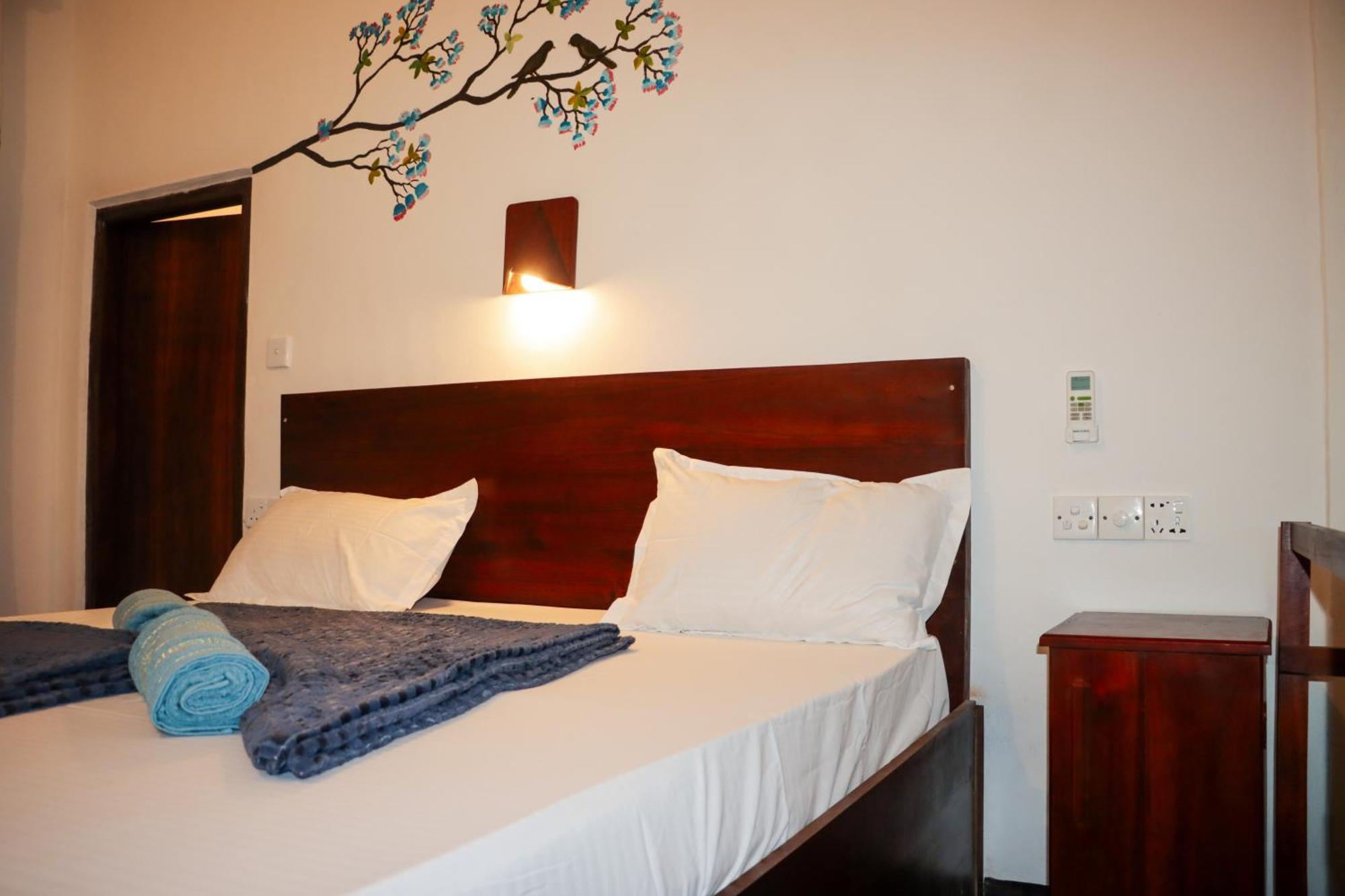 Surfers Park Arugambay Bed & Breakfast Arugam Bay Bagian luar foto