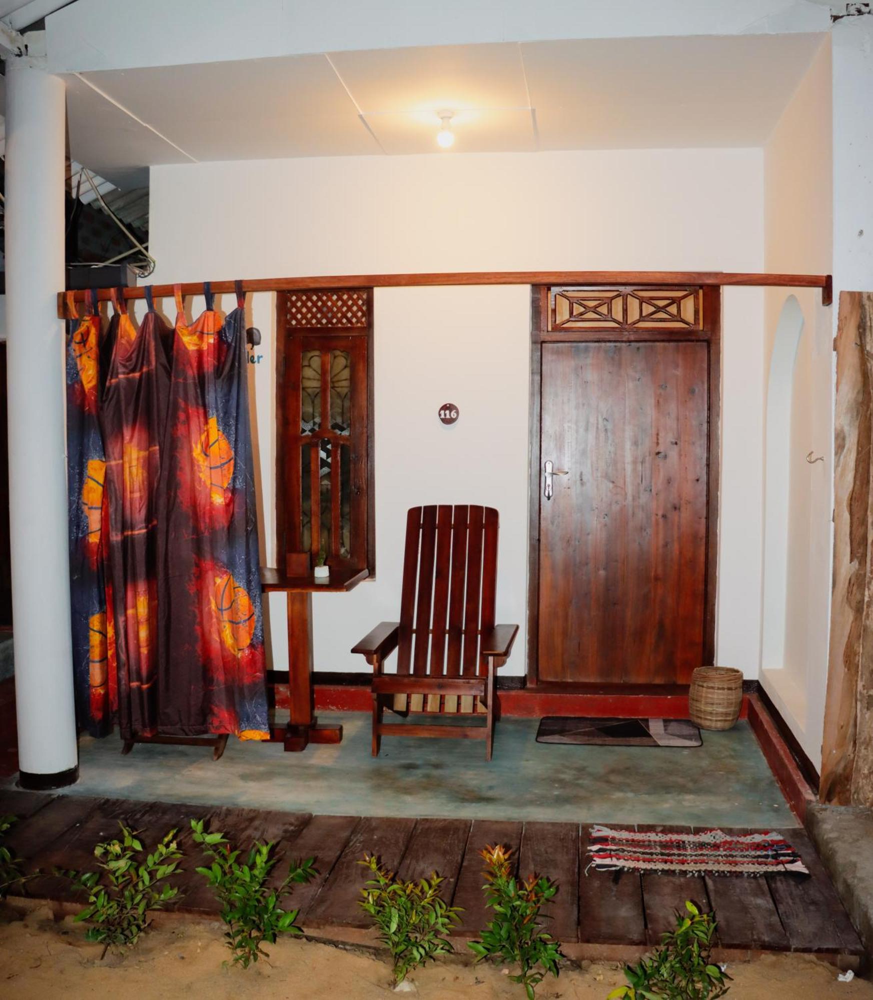 Surfers Park Arugambay Bed & Breakfast Arugam Bay Bagian luar foto