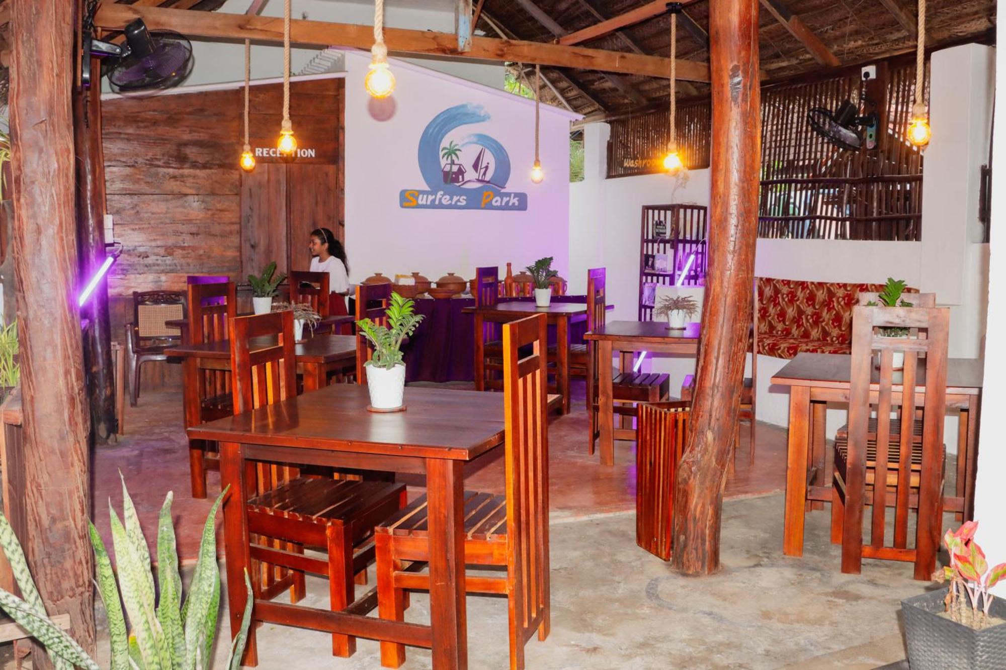 Surfers Park Arugambay Bed & Breakfast Arugam Bay Bagian luar foto