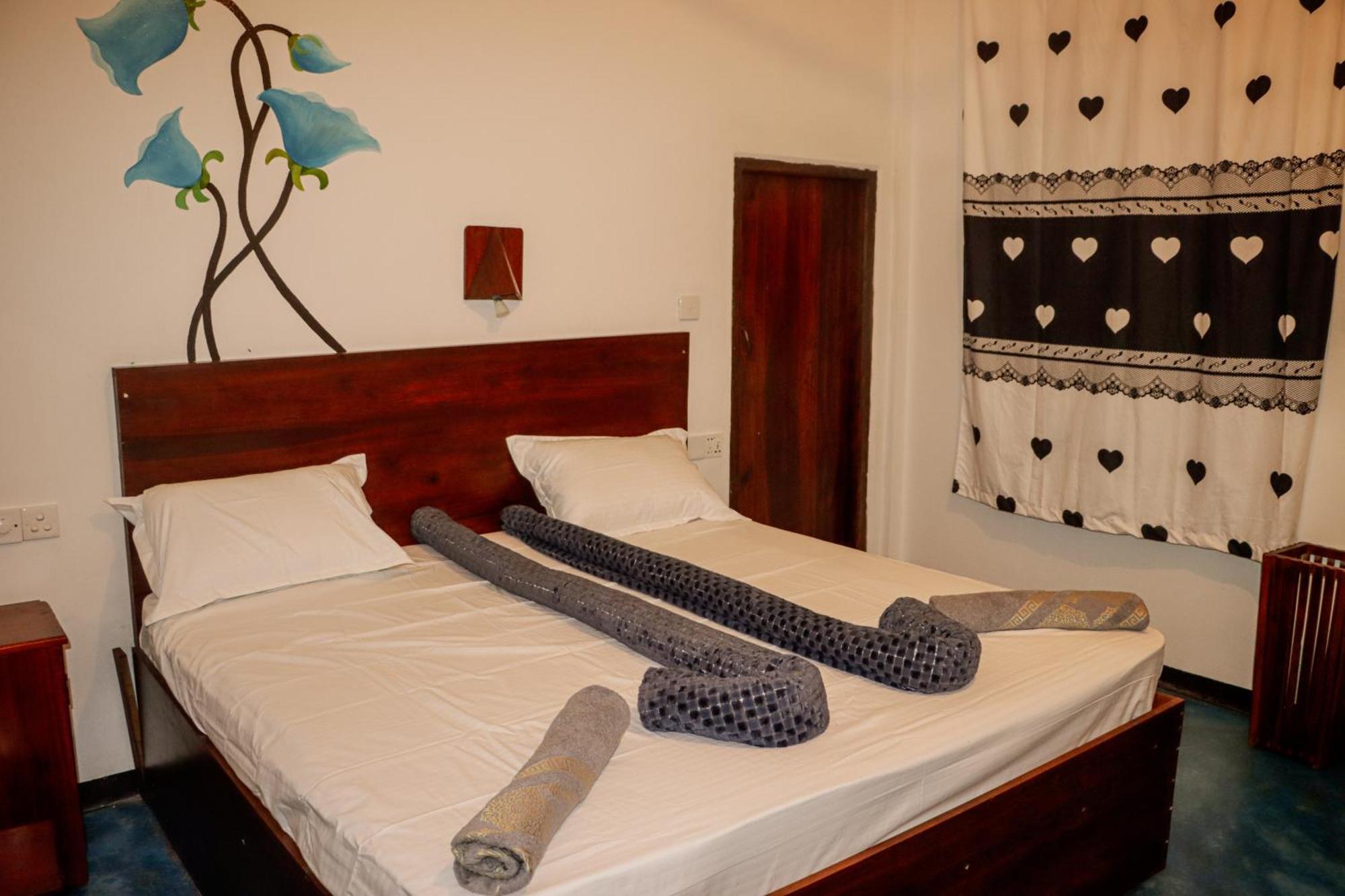 Surfers Park Arugambay Bed & Breakfast Arugam Bay Bagian luar foto