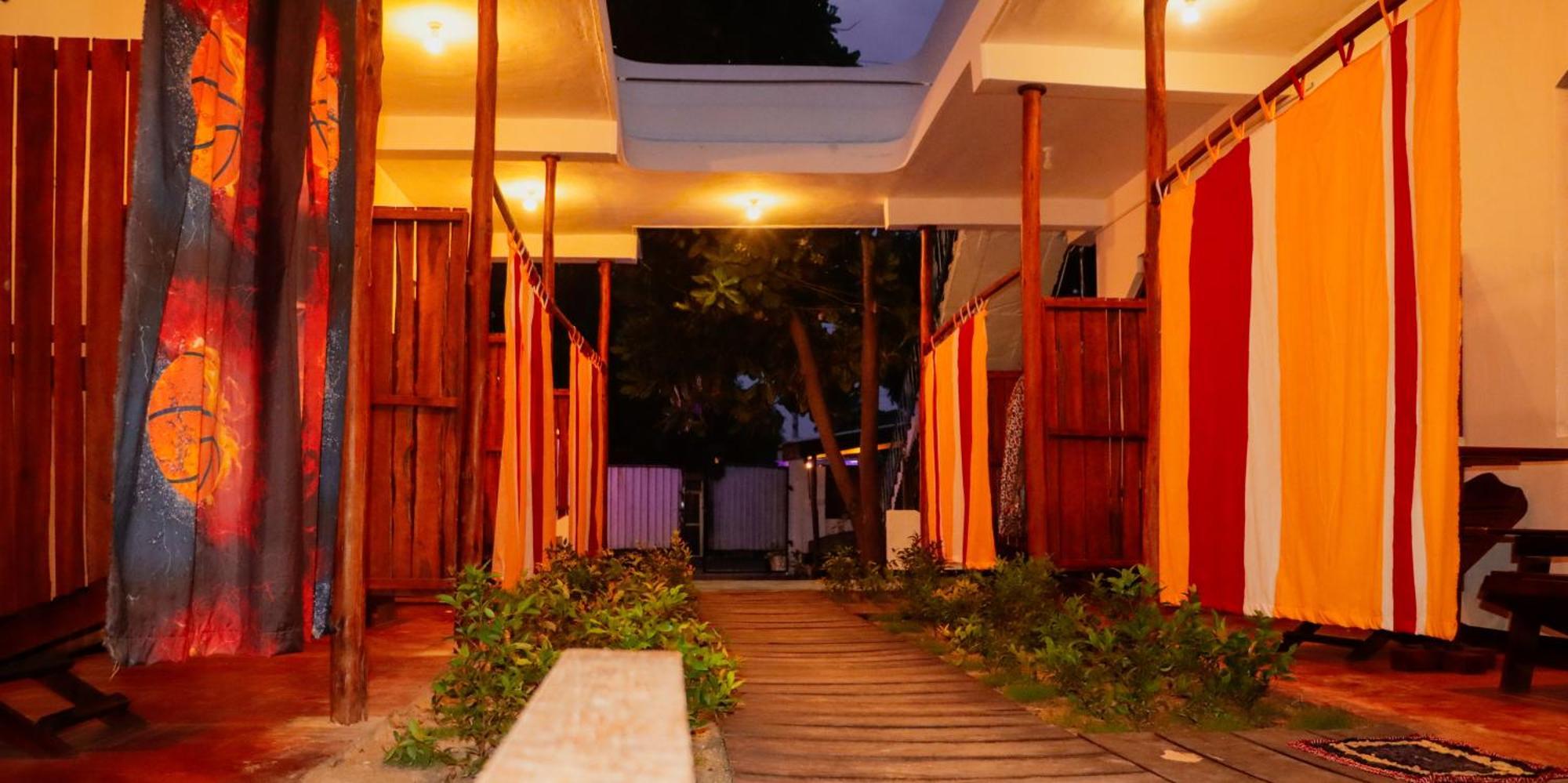 Surfers Park Arugambay Bed & Breakfast Arugam Bay Bagian luar foto
